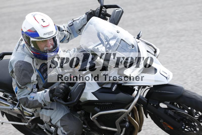 /Archiv-2025/10 23.04.2025 Cornu Master School ADR/gruen-vert/0